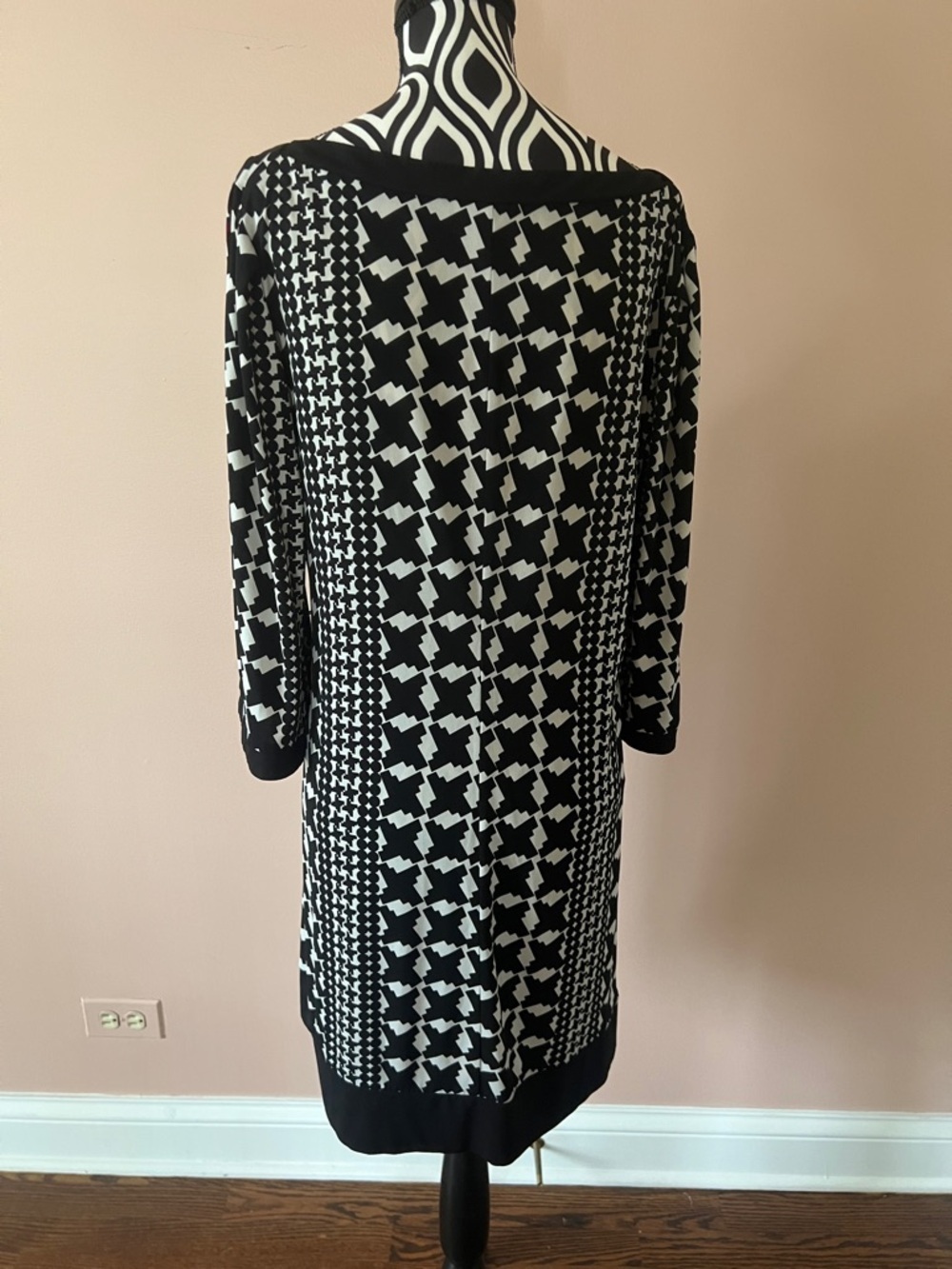 🎉GREAT condition LAUNDRY by design.  Black & White Houndstooth Shift Dress, - Picture 3 of 8